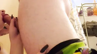 Bathtub blowjob with razzberry kitten