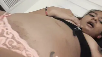 Masturbándome para mi novio
