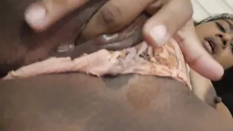 Masturbándome para mi novio