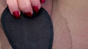 Sultry older Holly masturbates into ebony pantyhose
