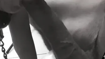 BONDAGE  Salope en laisse veut de la destruction anal  gorge profonde malgres sa grosse bite. Bdsm