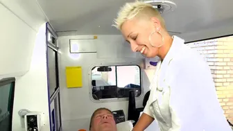 Eine etwas andere Krankenwagen Fahrt mit Mandy Mistery