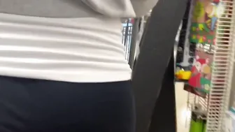 Milf at Walmart Fat Booty Watch Through Wedgie