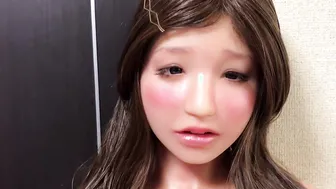 大学女子駅伝で10キロ走った後の頬っぺた真っ赤なか細い女子陸上選手のパンツを脱がしおっぱい丸出し射精SEX。18才若返る　ラブドールとの性生活　コスプレTEEN まんこすじ可愛い日本人