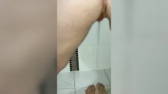 Piss whore used pissing to clean my kinky foot