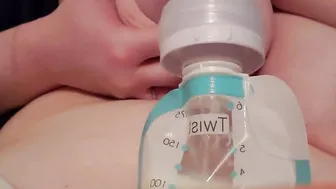 Filling up bags of MILK after pumping bbw JUGS
