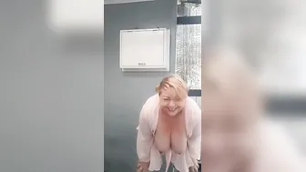 Mommy LOVES to tease Hot young dick Hotter cooler dances better than your g.f.