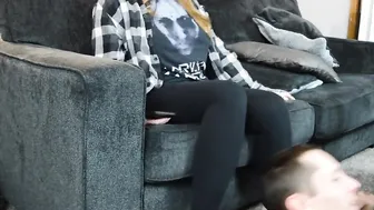 TSM - Amber lets me worship her foot before smothering me with them