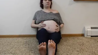 TSM - Rhea grind her pregnant belly while pose her foot