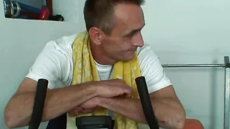 Exercise ends into sixty nine and cum on face