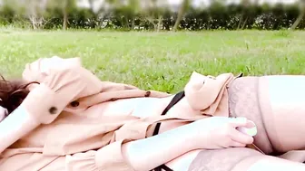 Outside masturbation by the park | 公園での公共オナニー