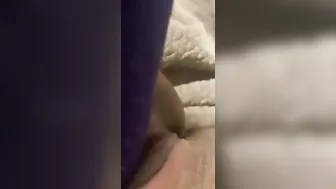 Small vagina jizzes inside less than a minute