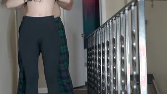 Sneaky Sex College College Girl Nailed Next To The Guests Bedroom - Travellerfilms
