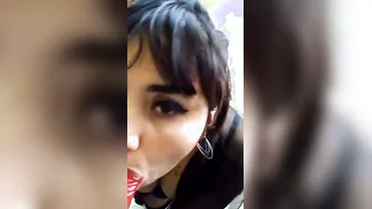 Me gustaría tener una verga grande en mi boca