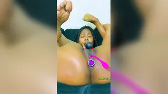 sexy african goddess caught squirting from her anal plug