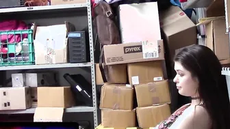 babe 18 Yo Anastasia Rose Tried To Swindle Store Owner