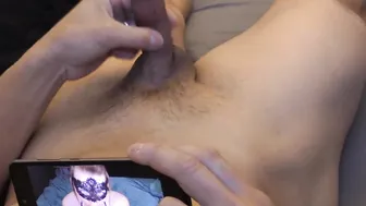 Hott Cougar sends hubby a head