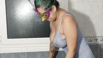 Milf Hispanic Pee. Lluvia dorada
