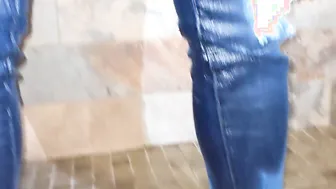 Wifey pee inside her leggings