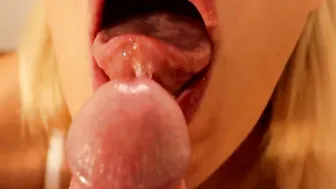 FELLATIO CLOSE-UP WITH CUM ON TONGUE - GODDESS mom BLOWS
