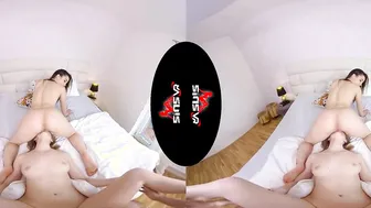 Hands on... 3 way - Eyla Moore + Anastasia Brokelyn