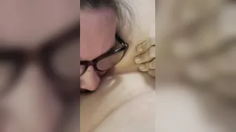 Chill porn video – 2 pawgs invite me over for Netflix and chill