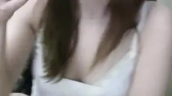 19 Year Old bimbo blows penis into outside WC