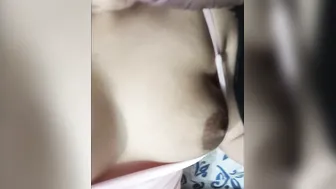 I find my sister masturbating inside my bed