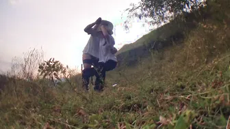 2 peasants are recorded having sex on their farm