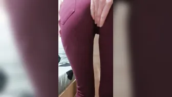 Minie Step Sister Peeing Leggings while BFs on Phone (Juicy Vagina)