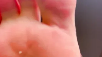 Feel the giantess soles