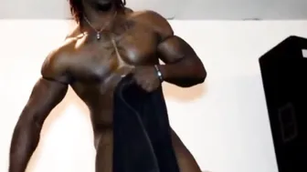 Dancer Makes Bombshell Link w/ His Meat