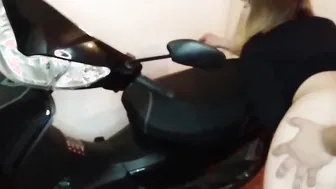 Venezuelan teenagers agrees to screwed without a condom into exchange for accommodation inside Medellin Colombia Mia Khalifa