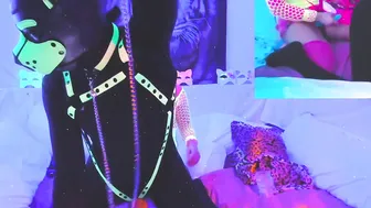 @SexyNeonKitty Female Domination Pegging anal fucking puppy play booty live sex performance on Chaturbate