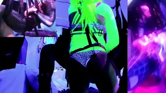 @SexyNeonKitty Cosplay pegging fucking Spidermans booty on Chaturbate Live
