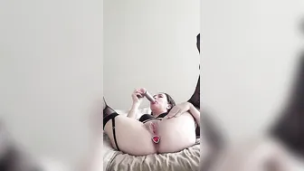 Booty drooling yum