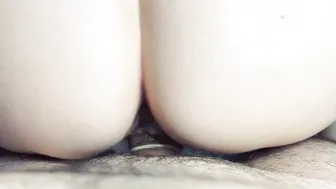 My creamy cunt was surprised with internal cummed because of broken condom
