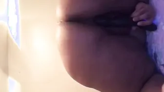 Daddiesfreak3 porn video – BBW Masturbates and Squirts