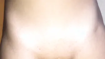 A man finished on a young puss - Twitter @GAngelya