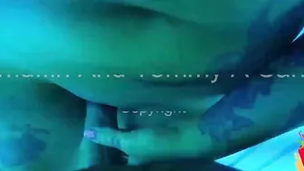 Coppia fà cose nel solarium