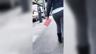 Vpl jiggly ass cougar