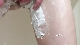 I shave my snatch into the shower inside front of