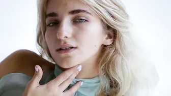 SUPERBE - Blonde Compilation Models Performance Off Their Bodies