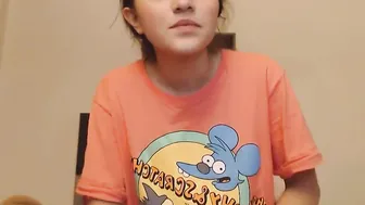 Beauty Colombian otaku Angela has a dreamy butt and is