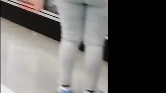 African Bubble ass at Wally World