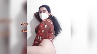Curly-haired woman goes viral for masturbating tape