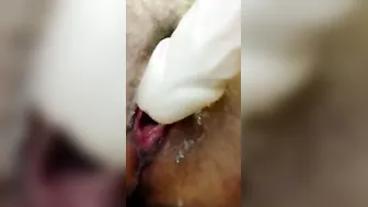 Masturbate gigantic vibrator