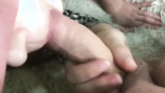 She showed her body and gave a fantastic head to a dude