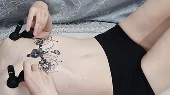 Clit Vibrator porn video – The women is bored without Penis and the vibration saves