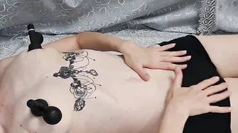 The women is bored without Penis and the vibration saves